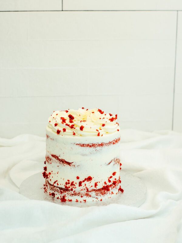 Tarta blanca con fresas